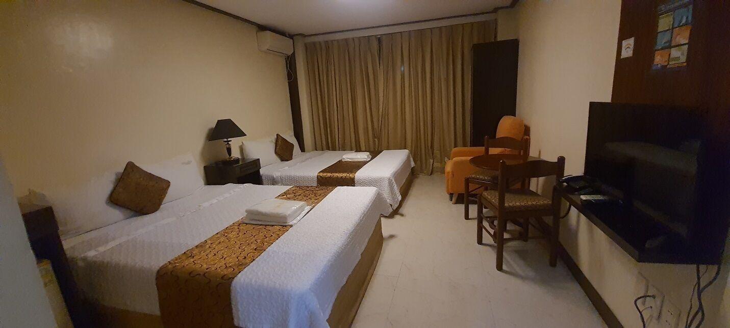 The Shila Philla Hotel Makati City Bagian luar foto