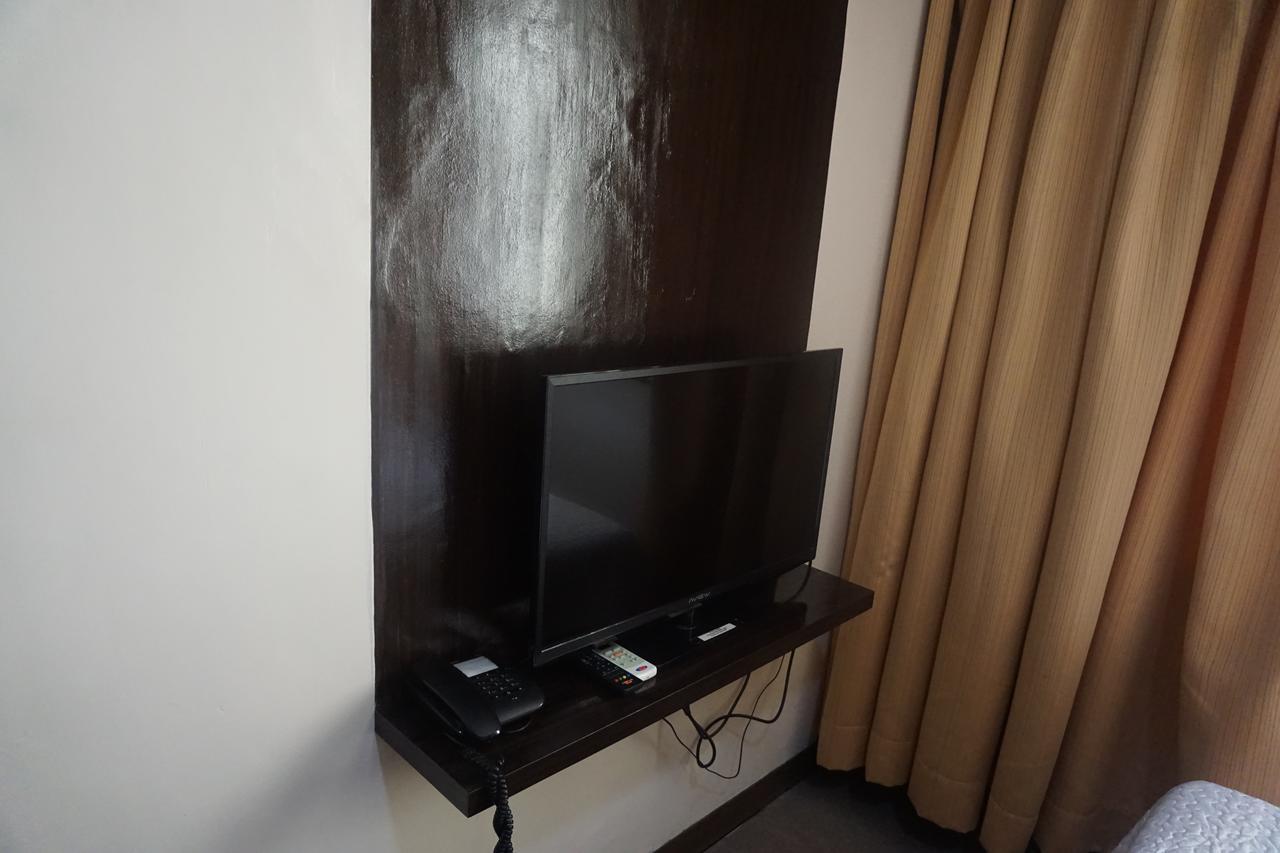 The Shila Philla Hotel Makati City Bagian luar foto