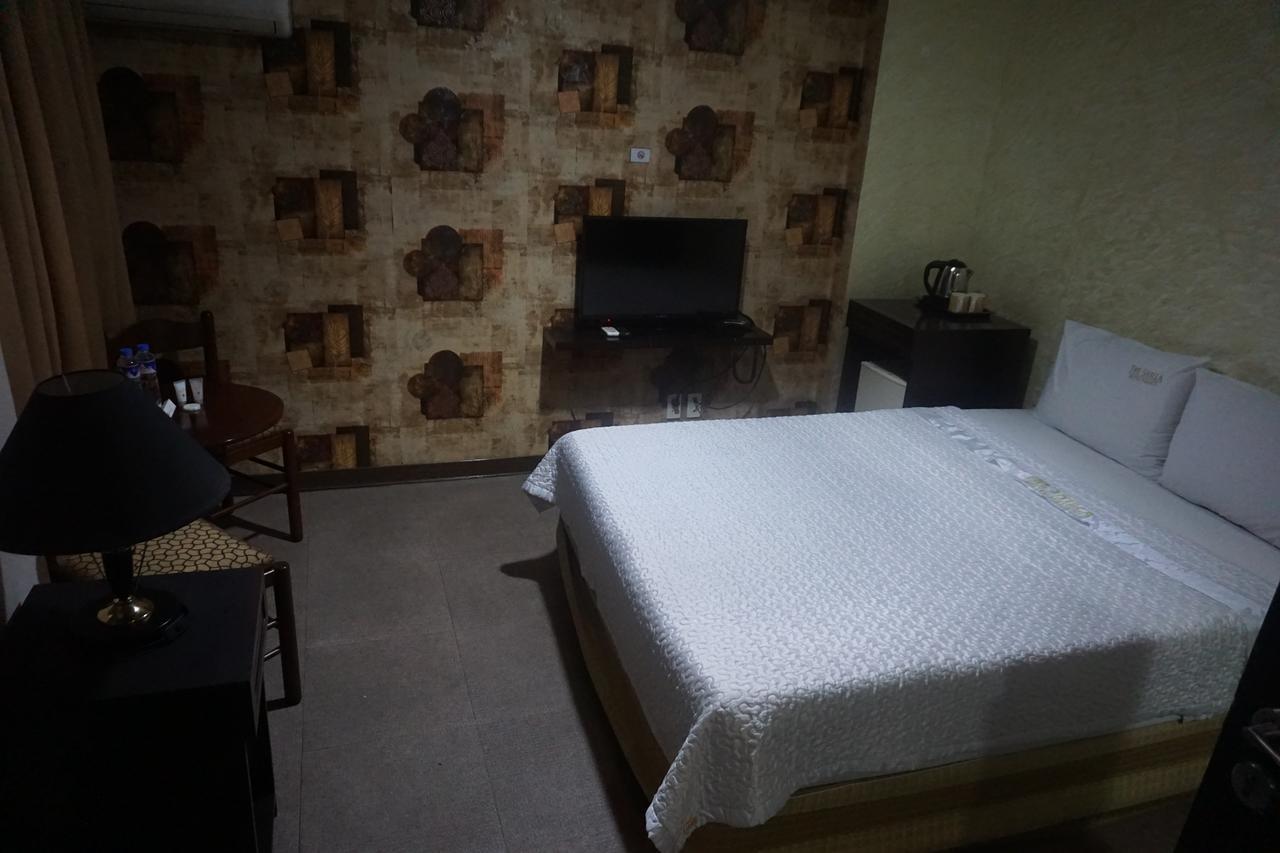 The Shila Philla Hotel Makati City Bagian luar foto