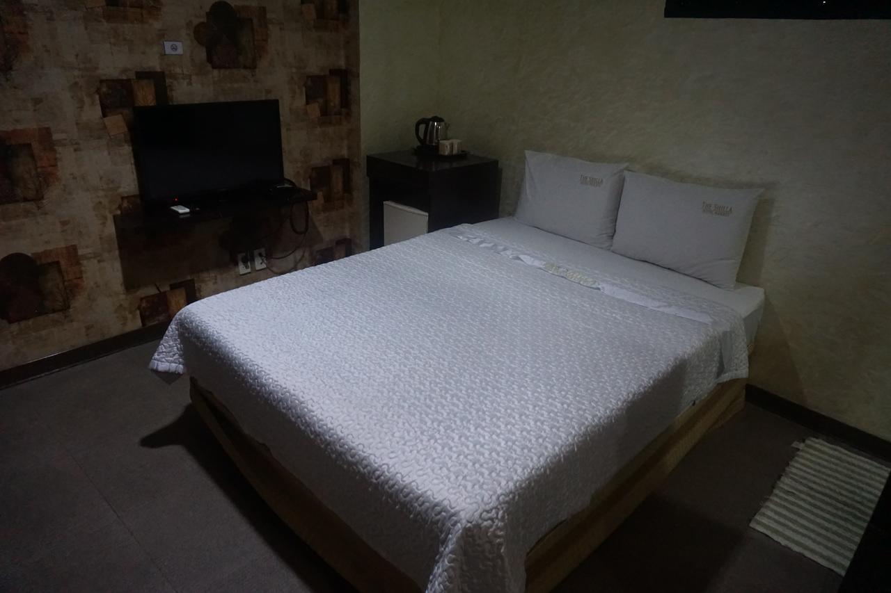 The Shila Philla Hotel Makati City Bagian luar foto