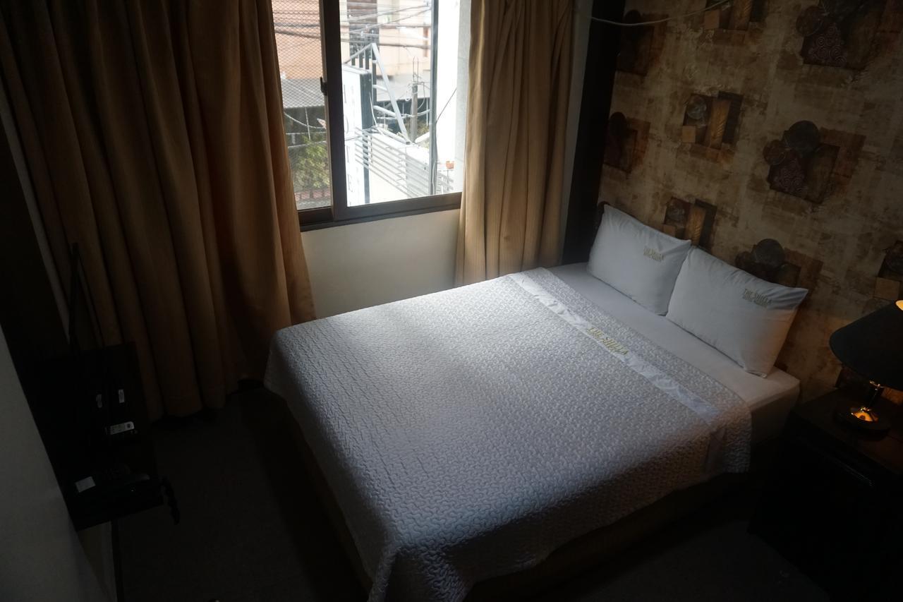 The Shila Philla Hotel Makati City Bagian luar foto
