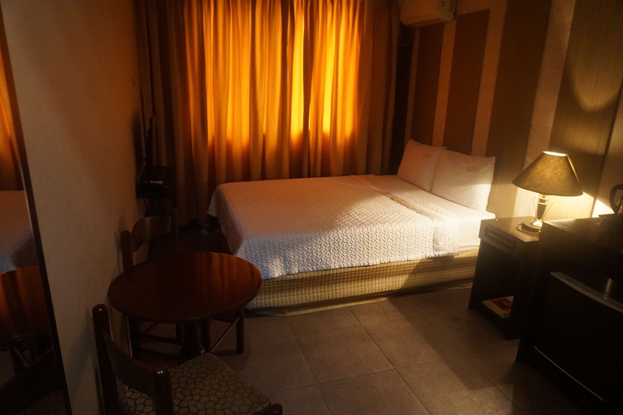 The Shila Philla Hotel Makati City Bagian luar foto