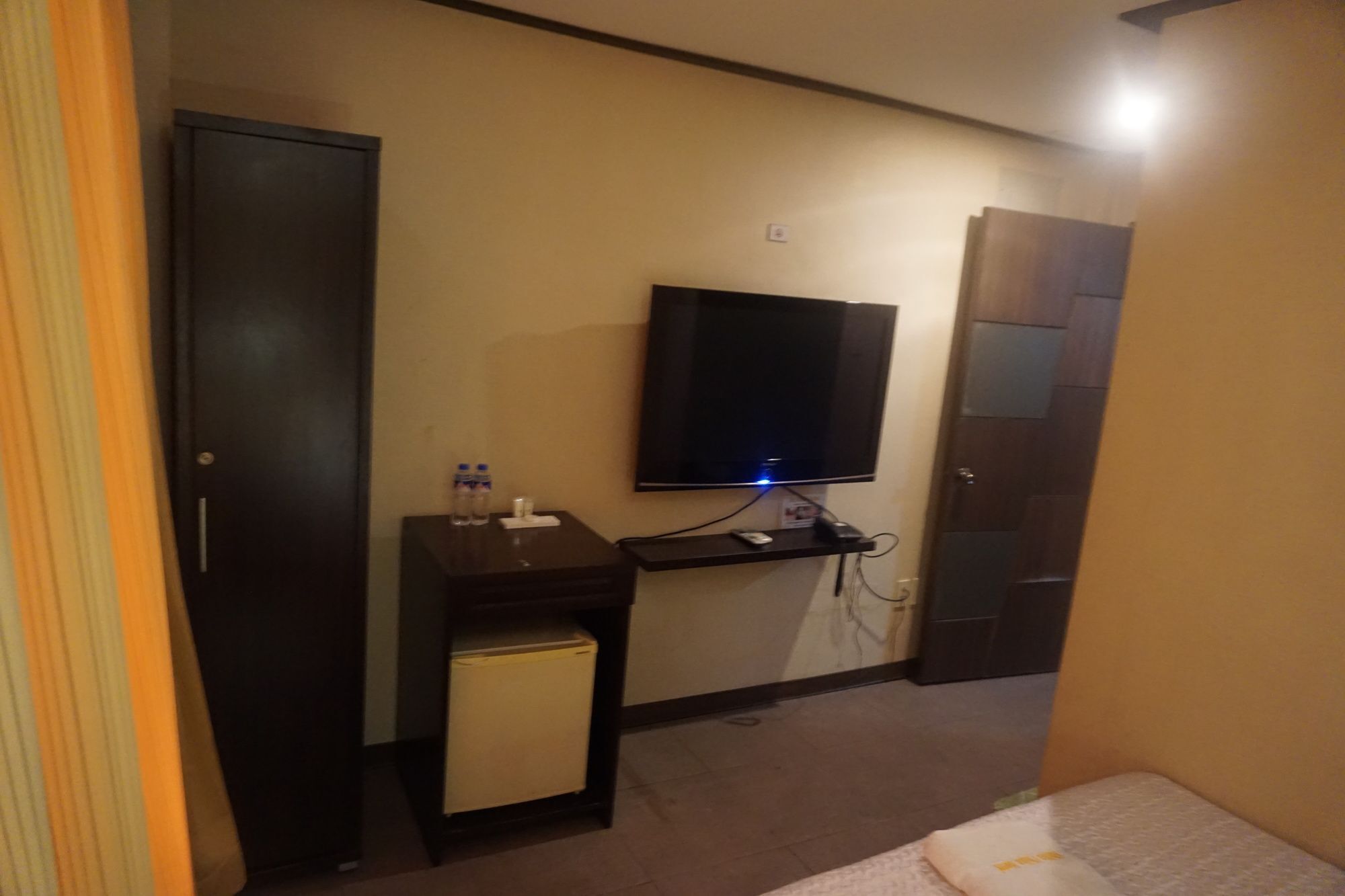 The Shila Philla Hotel Makati City Bagian luar foto